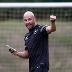 Franclim Carvalho é apresentado no Botafogo; Lance!TV transmite coletiva ao vivo Franclim Carvalho é apresentado no Botafogo; Lance!TV transmite coletiva ao vivo