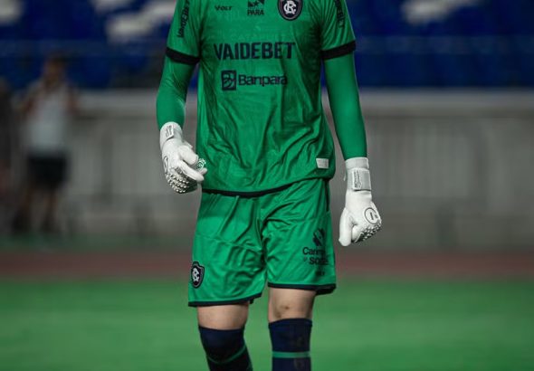 Ivan comemora vitória e defesas com a camisa do Remo na Copa Norte